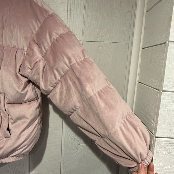 Old Navy Soft Pink Puffer Jacket - Picture 4 of 11
